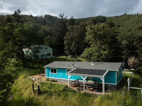 1120 Clarks Branch Rd, Myrtle Creek, OR 97457