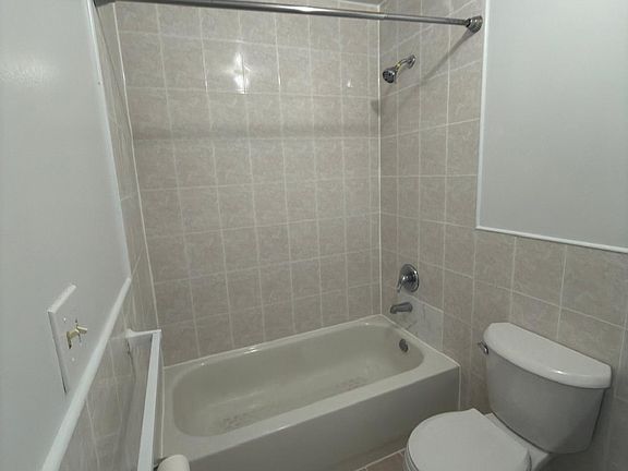3rd image of 2068 Matthews Ave Floor 2