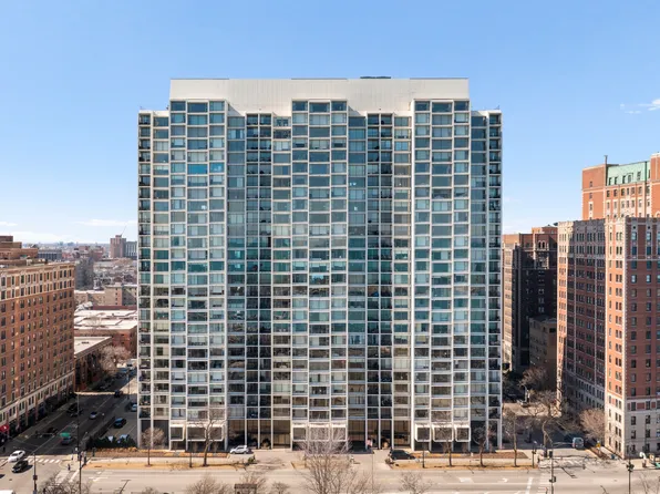 3200 N Lake Shore Dr APT 702, Chicago, IL 60657