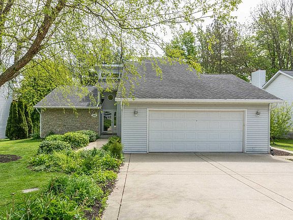 2nd image of 3849 S Bainbridge Dr