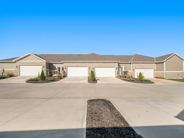 15813 Riley St — Photo 24