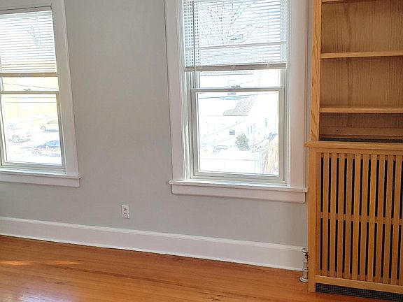 2nd image of 54 Walton Ave