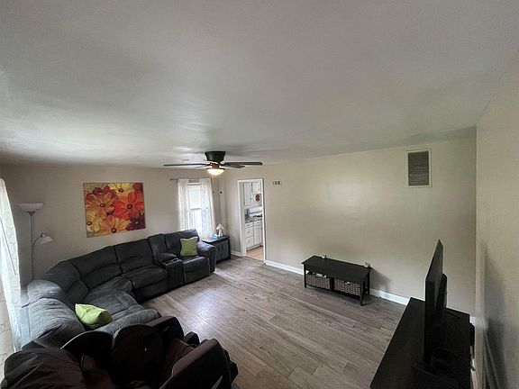 2nd image of 1509 N 61st Ter