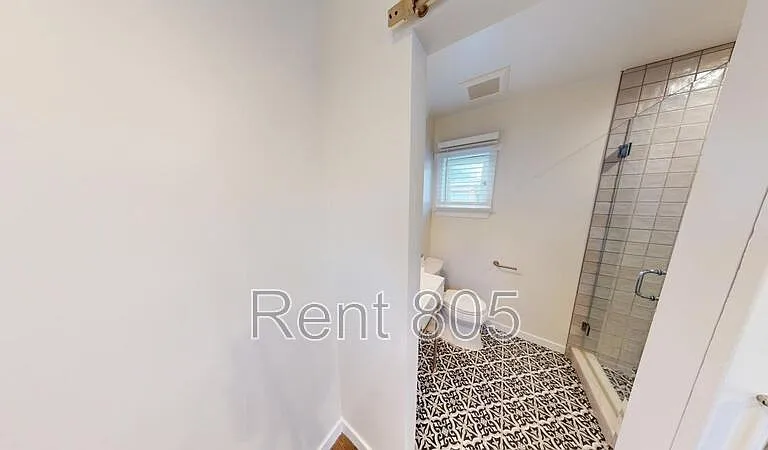 45 N Laurel St — Photo 11