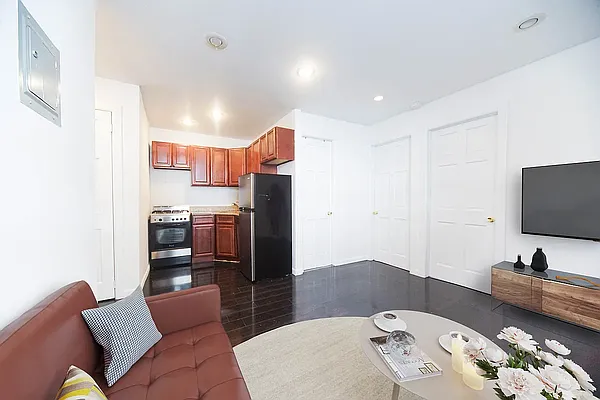 Rented by Platinum Properties | media 2