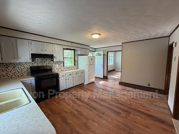 5th image of 403 Broad St #1