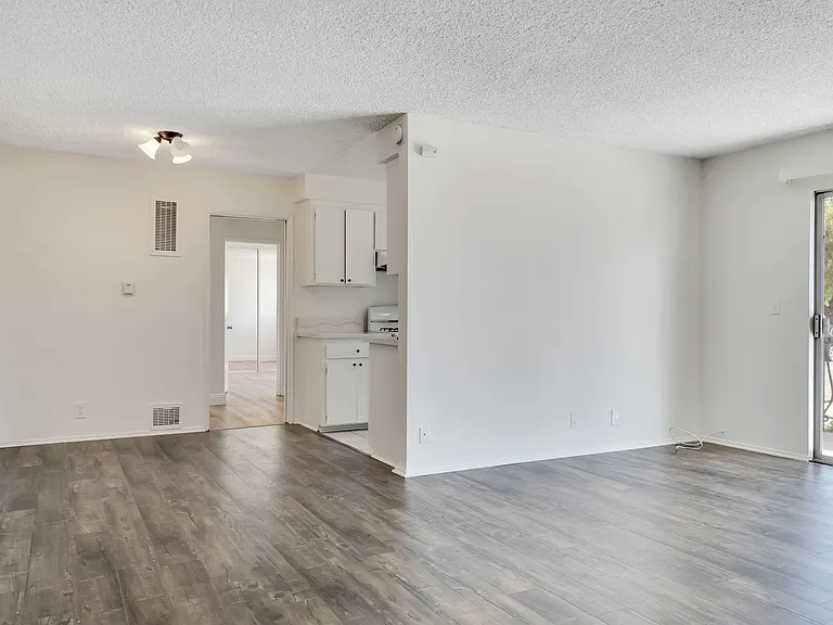 1522 Euclid Ave #11 — Photo 4