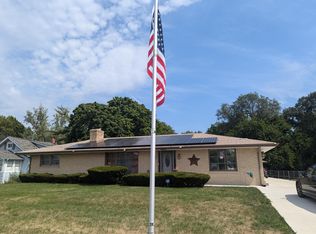 8209 N 2nd St, Machesney Park, IL 61115