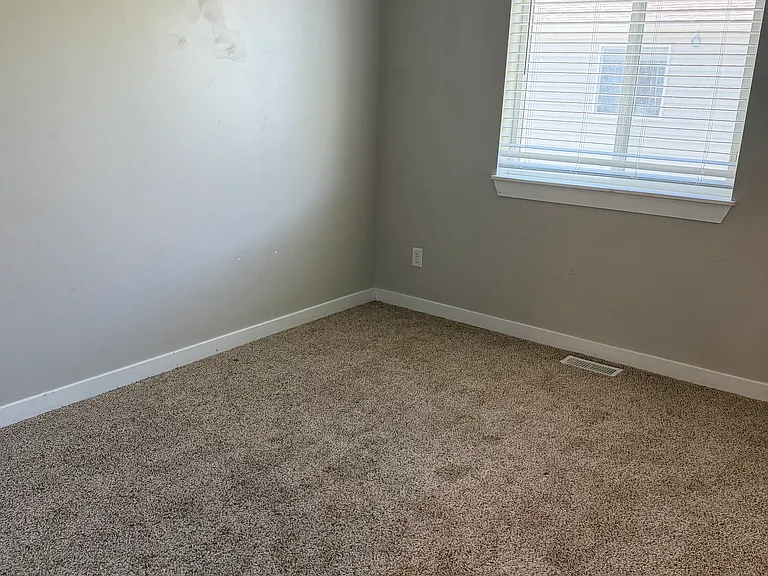2001 Lawrence Ln #1402 — Photo 6