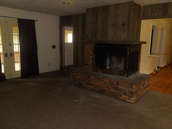 4th image of 1910 N Lexington Dr