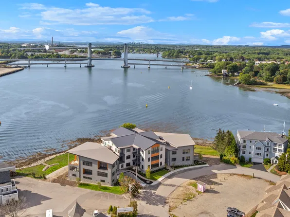 35 Badger's Island West #302, Kittery, ME 03904