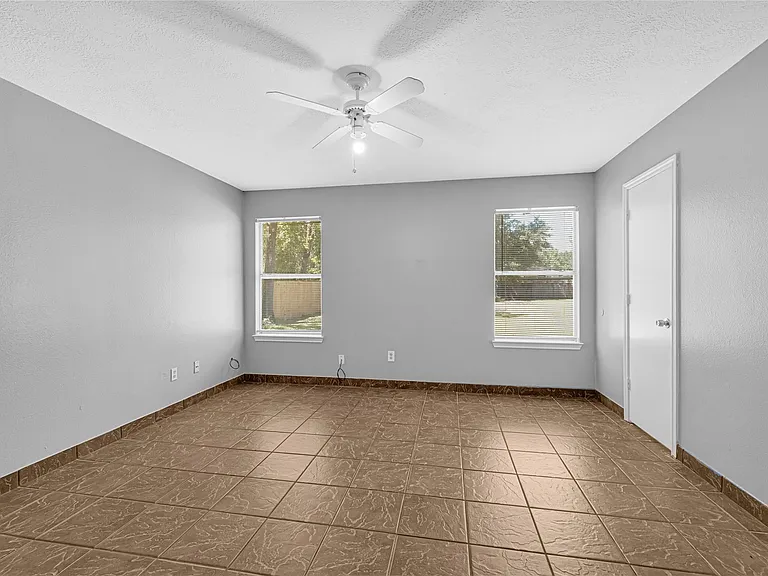 18931 Iris Ln — Photo 14
