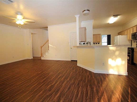 5th image of 6510 Cove Hollow Dr