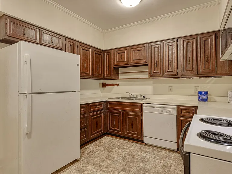 831 John B White Sr Blvd — Photo 31