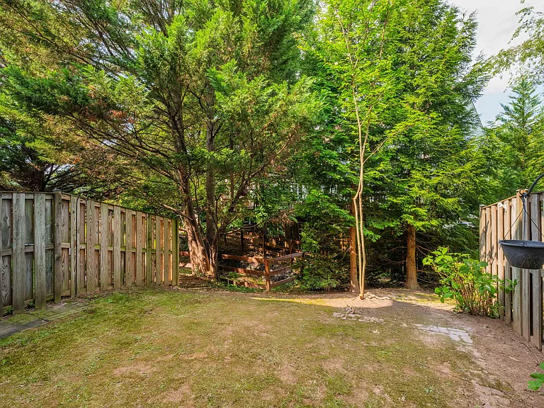 2902 Jessica Ct — Photo 41