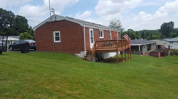 4th image of 3041 Lowrance Dr