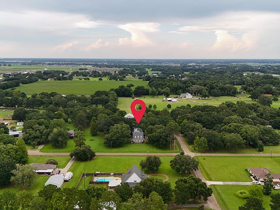 3rd image of 200 Betsy Ross Dr