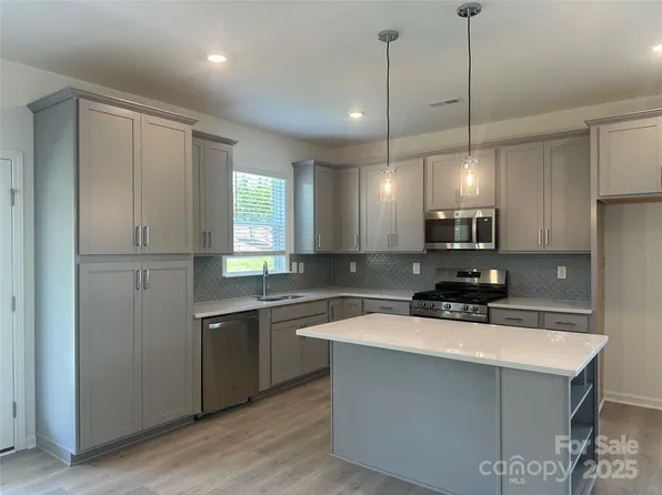 411 Sunharvest Ln, Indian Trail, NC 28079