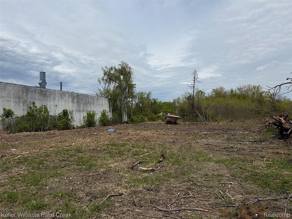 22477 Fifteen Mile Rd, photo 7