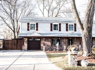 185 S Pinecrest Rd, Bolingbrook, IL 60440