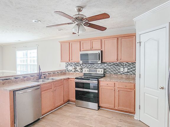 5th image of 1520 Seabiscuit Dr