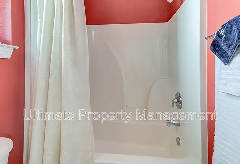 618 S 3rd St #2 — Photo 14