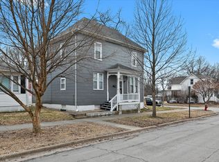 1100 13th St, Highland, IL 62249