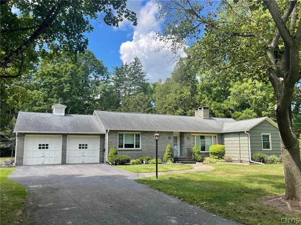 17 Castle St, Oneida, NY 13421
