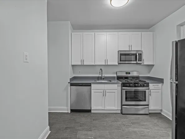 2186 Cruger Avenue image 2 of 6