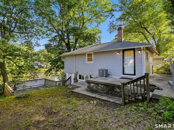 33 Circle Drive, Stratford, CT 06614
