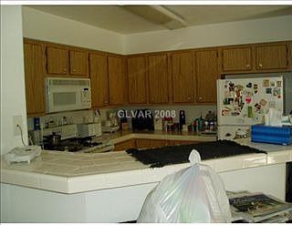 2nd image of 7821 Tenshaw Ave APT 101