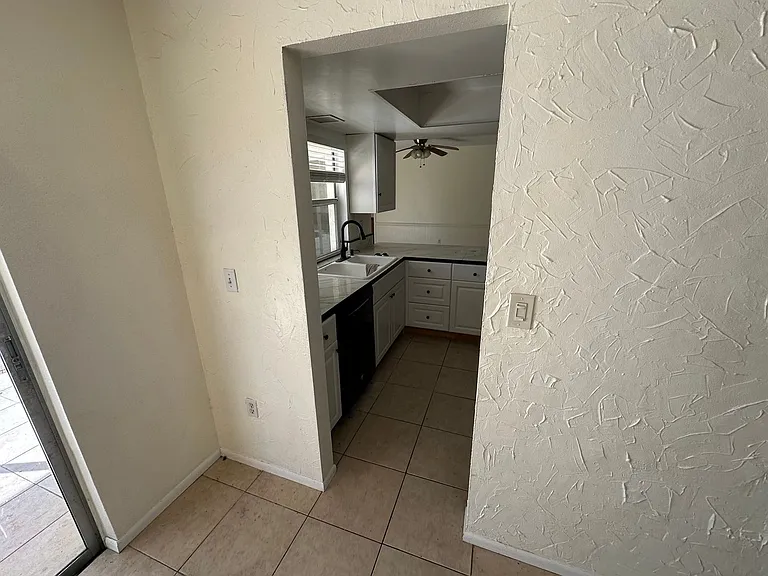 6535 Waterford Cir — Photo 17