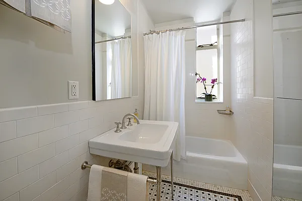 Sold by Corcoran | media 28