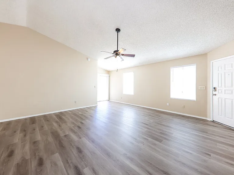 8864 W Morningside Dr — Photo 5