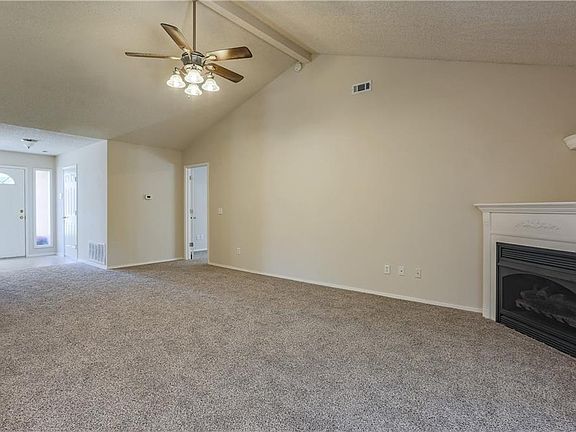 4th image of 989 S Liberty Dr