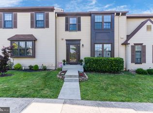 13 Jermyn Ct, Sterling, VA 20165