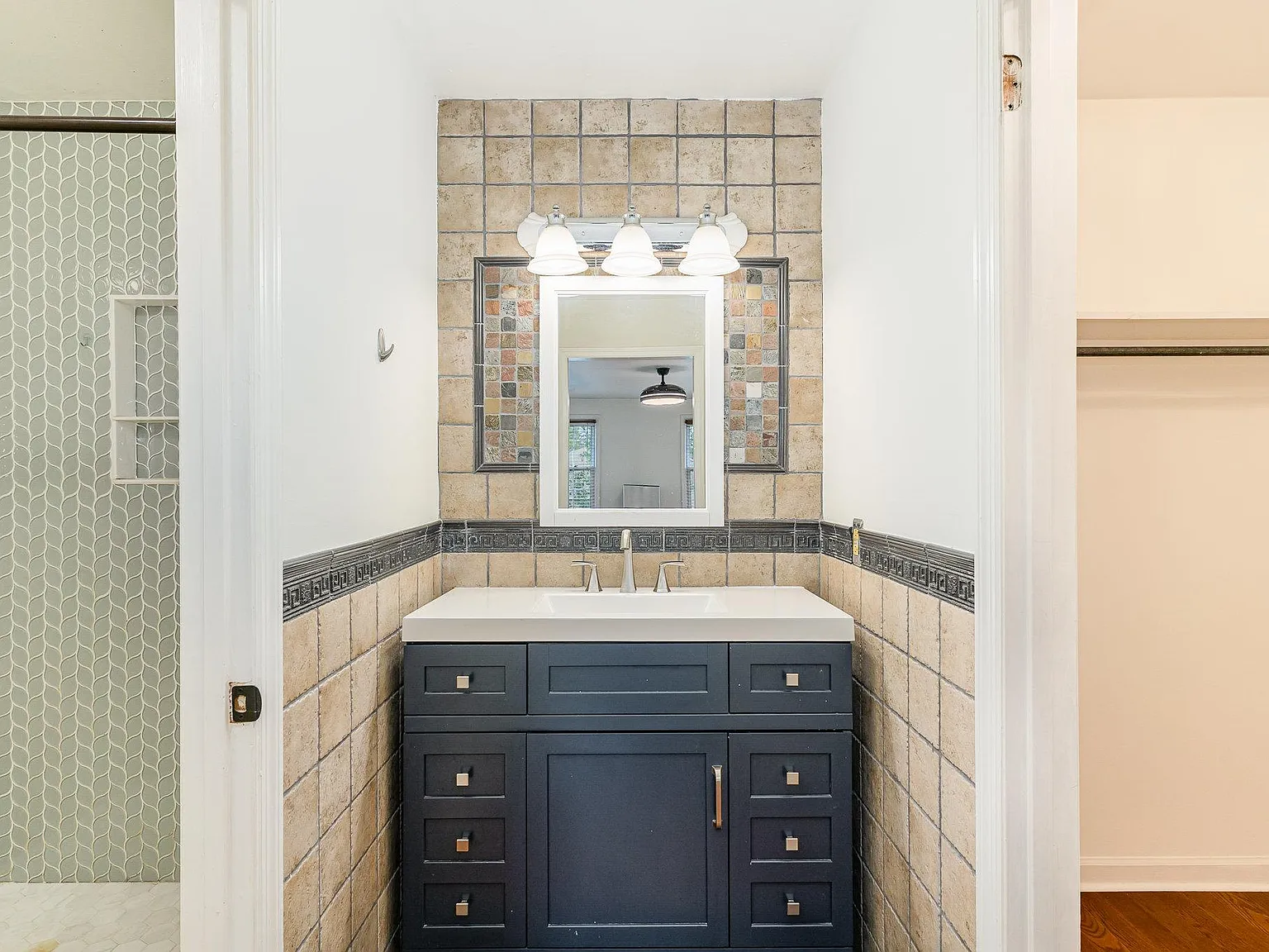 4 bed, 3.0 bath, 2106 sqft, $1,364 — Photo 2