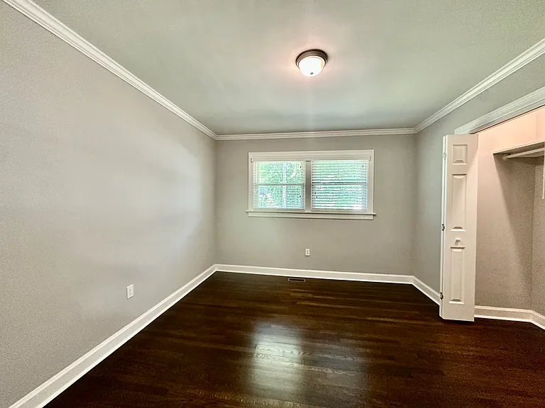 710 Neil St — Photo 14