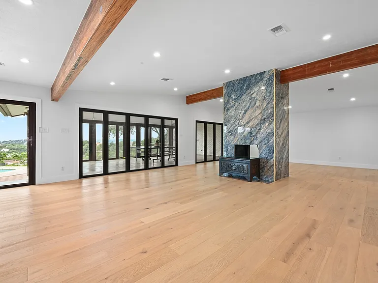 4805 Greystone Dr — Photo 15