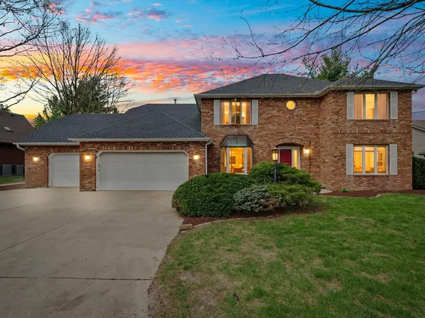 2404 N Nottingham Ct, Champaign, IL 61821