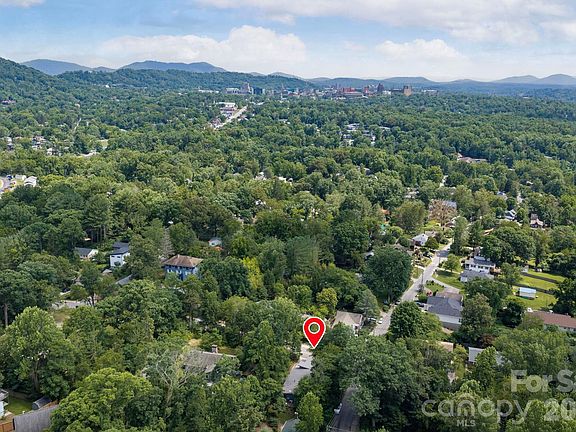 3rd image of 253 Edgewood Rd