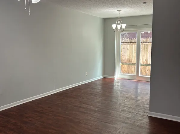 1606 N Vine St #B, Victoria, TX 77901