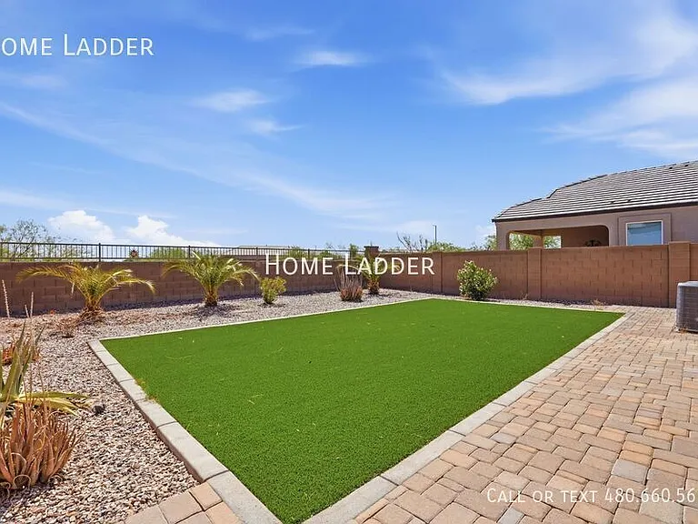 2713 N Camden Dr — Photo 27