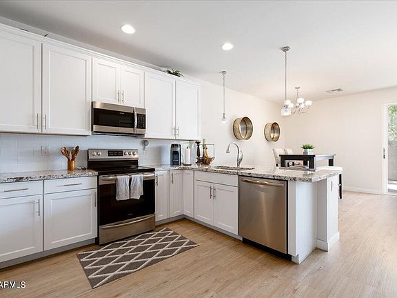 5th image of 2315 E PINCHOT Avenue #118