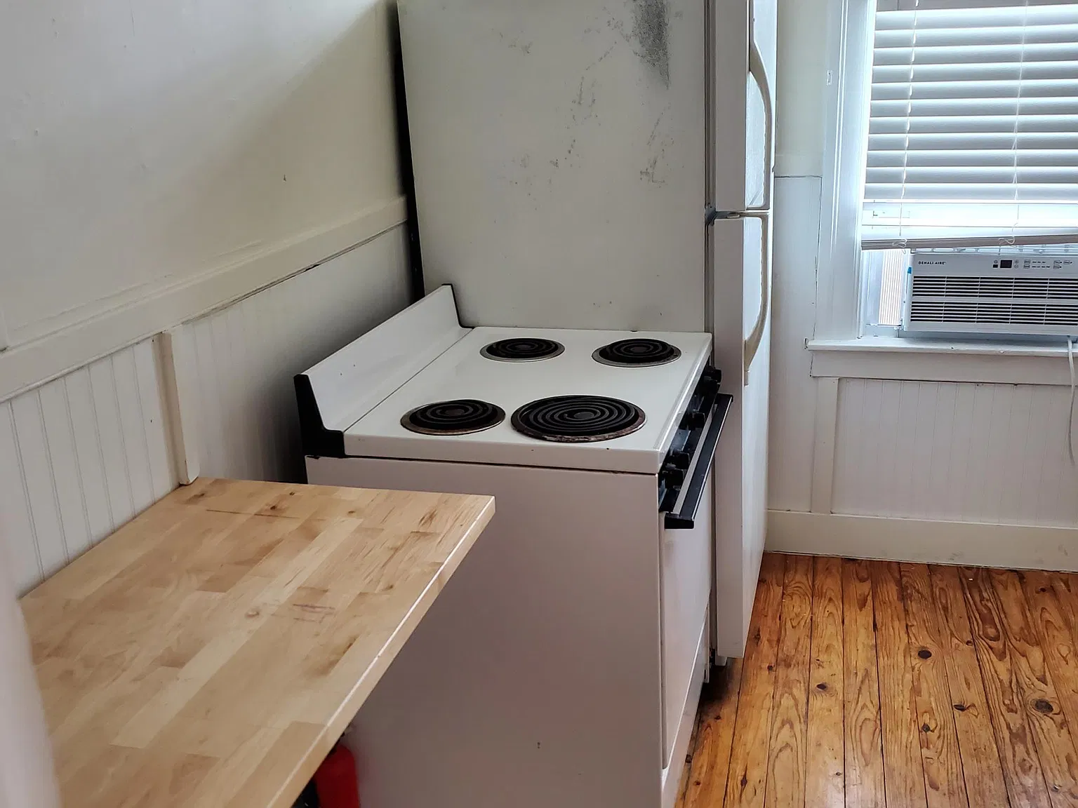 624 Albany St — Photo 4