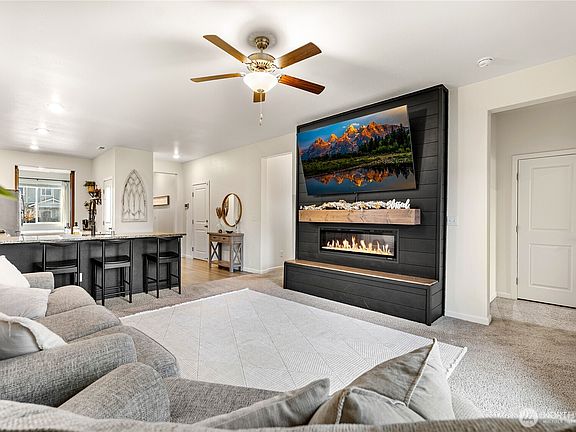 4th image of 28415 76th Drive NW