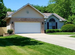 1208 Brentwood Ct, Normal, IL 61761