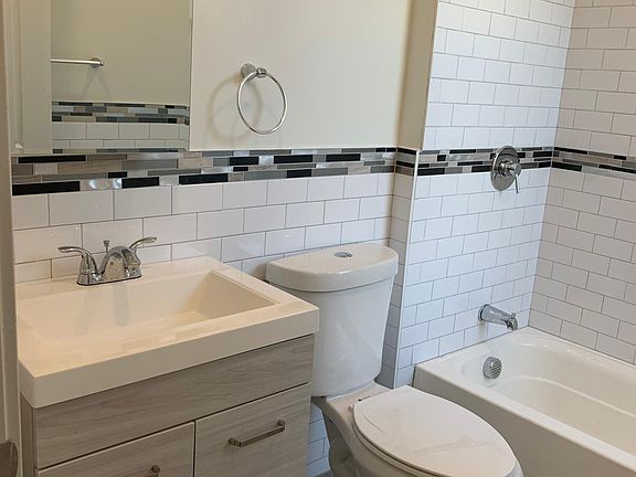 5th image of 470 Washington St #1A