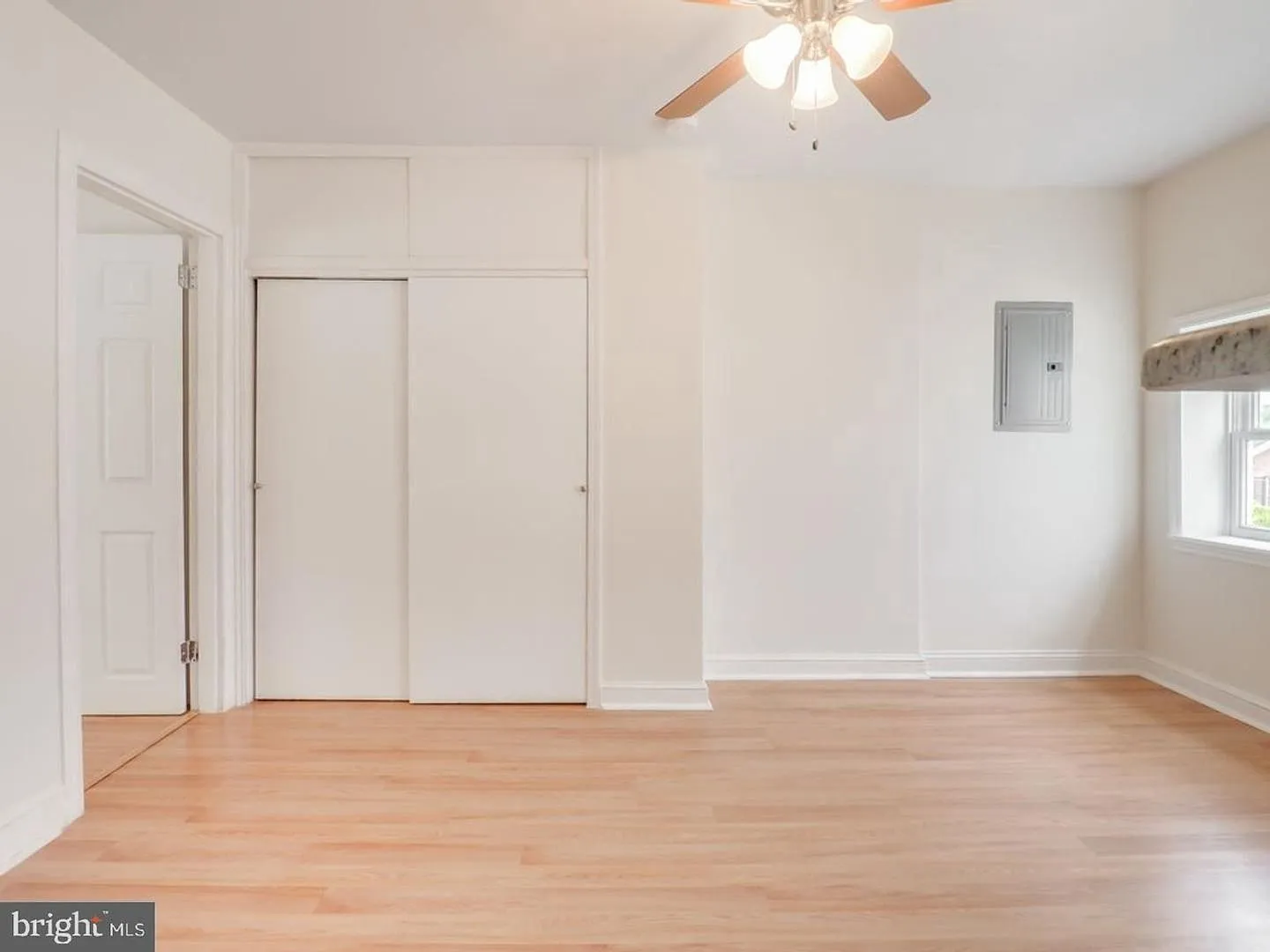 Beautiful and spacious 1 bedroom in a great Manayunk location — Photo 3