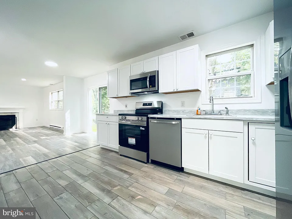 1226 Country Place Dr